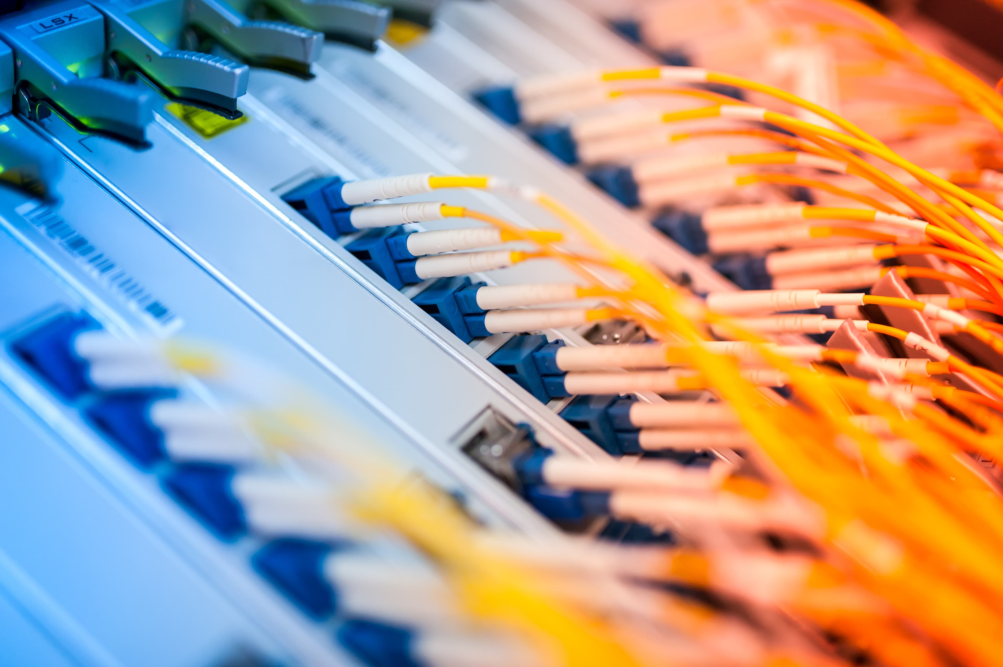 Enterprise WLAN und strukturierte Netzwerkverkabelung für zuverlässige Konnektivität